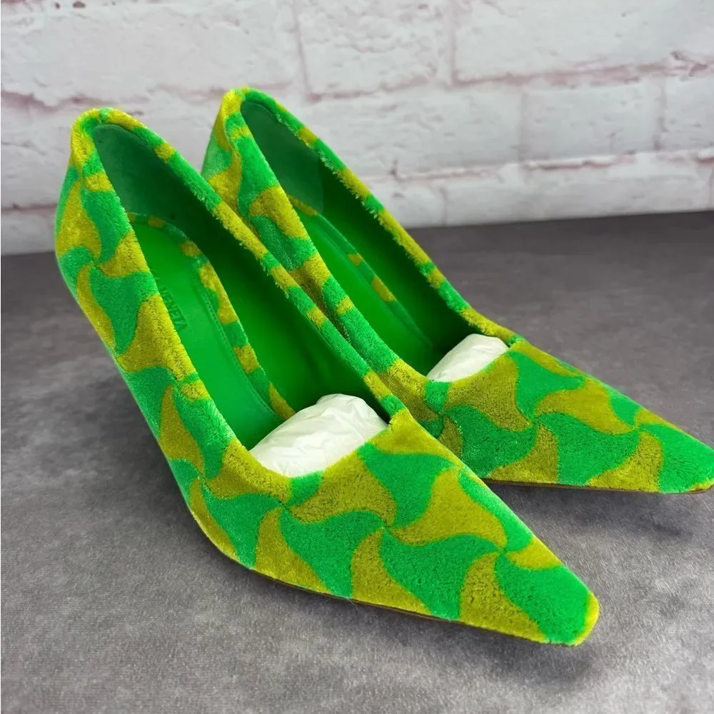 Rare Bottega Veneta Resort ‘22 Carpet Wavy Triangle Point Pumps NIB 39 - Picture 5 of 11